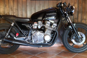 Suzuki Custom Café Racer