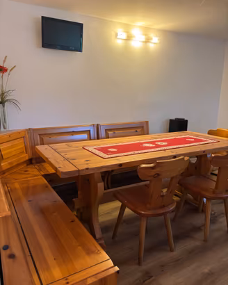 Tavolo taverna con panche