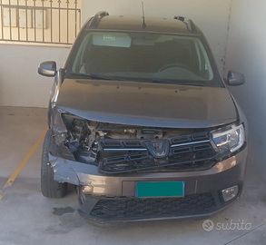 Dacia Logan MCV del 2020 incidentata