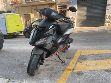 Aprilia SR 50 2012