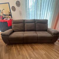 Divano 3 posti con due sedute relax elettriche