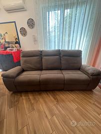 Divano 3 posti con due sedute relax elettriche
