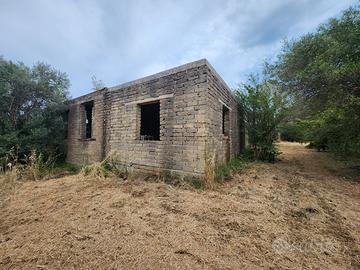 Soluzioni indipendenti con terreno da ristrutturar