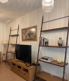 Mobile salotto: madia e librerie