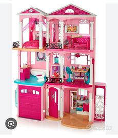 Casa dei sogni di Barbie a tre piani
