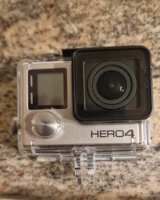 Go pro Hero 4 con accessori e 3 batterie opzionali