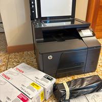 Stampante HP LaserJet Pro 200 + ricambi toner