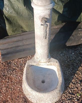 Fontanella in pietra