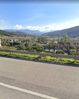 Terreno di 1000 m² a Lustra