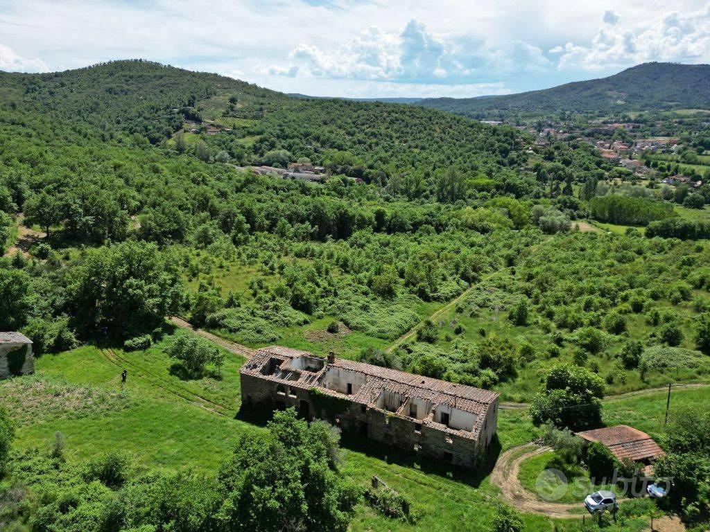 Rustico / Casale di 975 m² con più di 5 locali e b - Vista 3