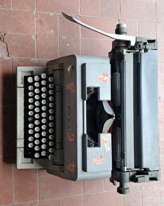 Macchina da scrivere Olivetti Linea 98