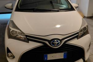 TOYOTA YARIS HYBRID