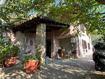 Casa indipendente di 80 m² con 4 locali a Camporos