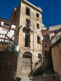 Casa indipendente centro paese Loceri