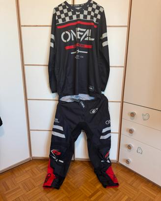 Maglia e pantaloni da cross