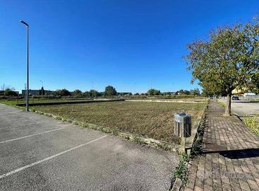 Immobile in asta di 706 m² a Curtatone