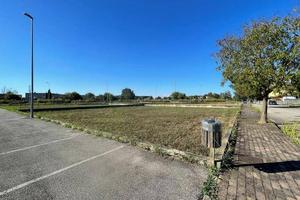 Immobile in asta di 706 m² a Curtatone