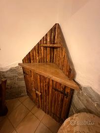 mobile angolare di legno