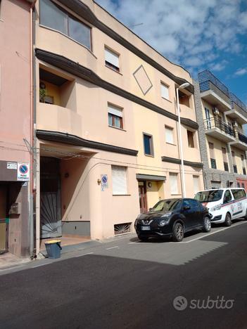 Quadrivano su recente palazzina, posto auto