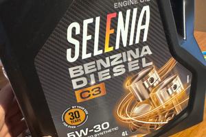 Olio motore Selenia 5w30 circa 2.5Litri