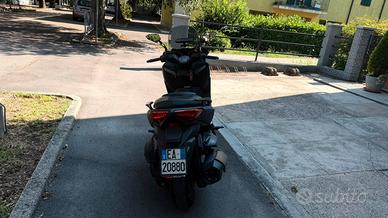 YAMAHA XMAX 400