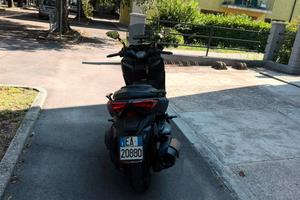 YAMAHA XMAX 400