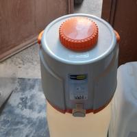 recipiente acqua con fontana dosatrice 