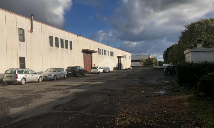 CAPANNONE A ALBANO LAZIALE