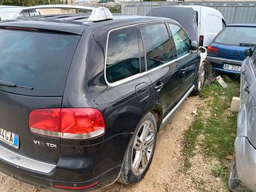 VOLKSWAGEN Touareg - 2005