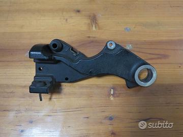 Staffa pinza freno posteriore originale Harley
