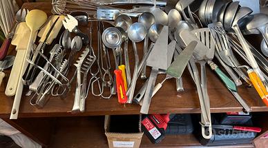 Lotto attrezzatura cucina