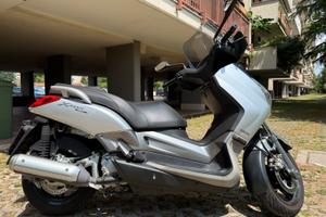 Yamaha X-Max 250