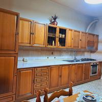 cucina , tavolo e panca 