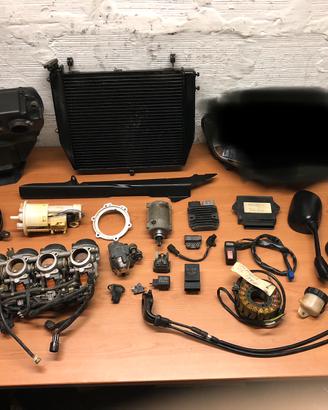 Yamaha yzf r1 - ricambi