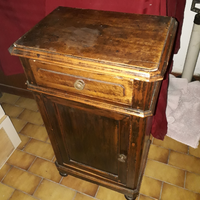 Comodino antiquariato