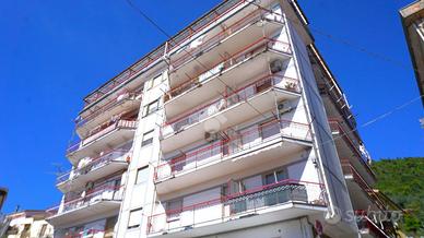 5 LOCALI A MONTECORVINO PUGLIANO