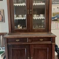 Credenza con vetrina