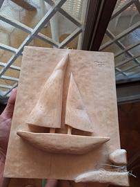 Scultura Barchetta a Vela con Moletto