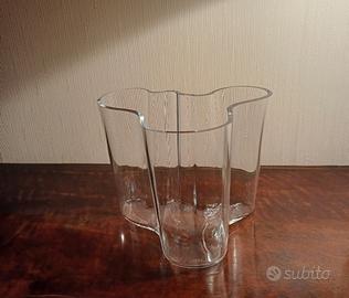 Vaso firmato Alvar Aalto