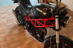 Ducati Monster 695