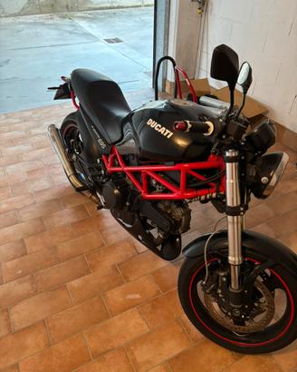 Ducati Monster 695