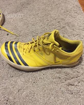 Scarpe chiodate