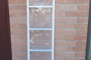 Nuova. Scala calandrata a 6 gradini camper