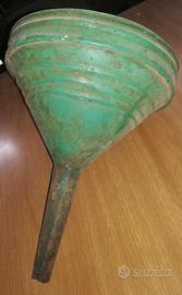 Imbuti antichi in metallo da travaso – arredo rust