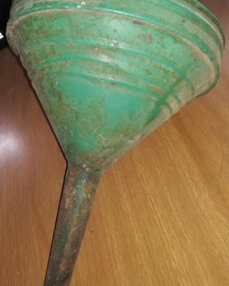 Imbuti antichi in metallo da travaso – arredo rust