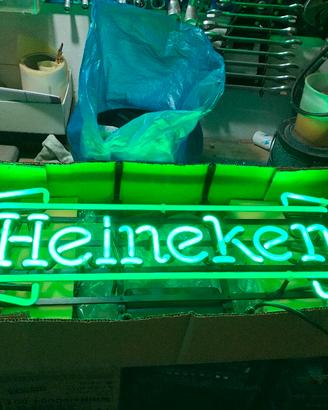 insegna luminosa Heineken 