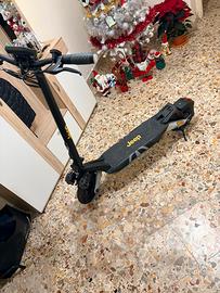 Monopattino elettrico jeep