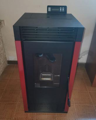 STUFA A PELLET “Camilla” 8Kw – NUOVA, usata poco