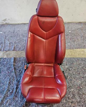 Sedili Alfa Romeo GT in pelle rossa 