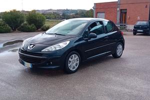 Peugeot 207 1.4 8V 75CV 3p. ONE Line